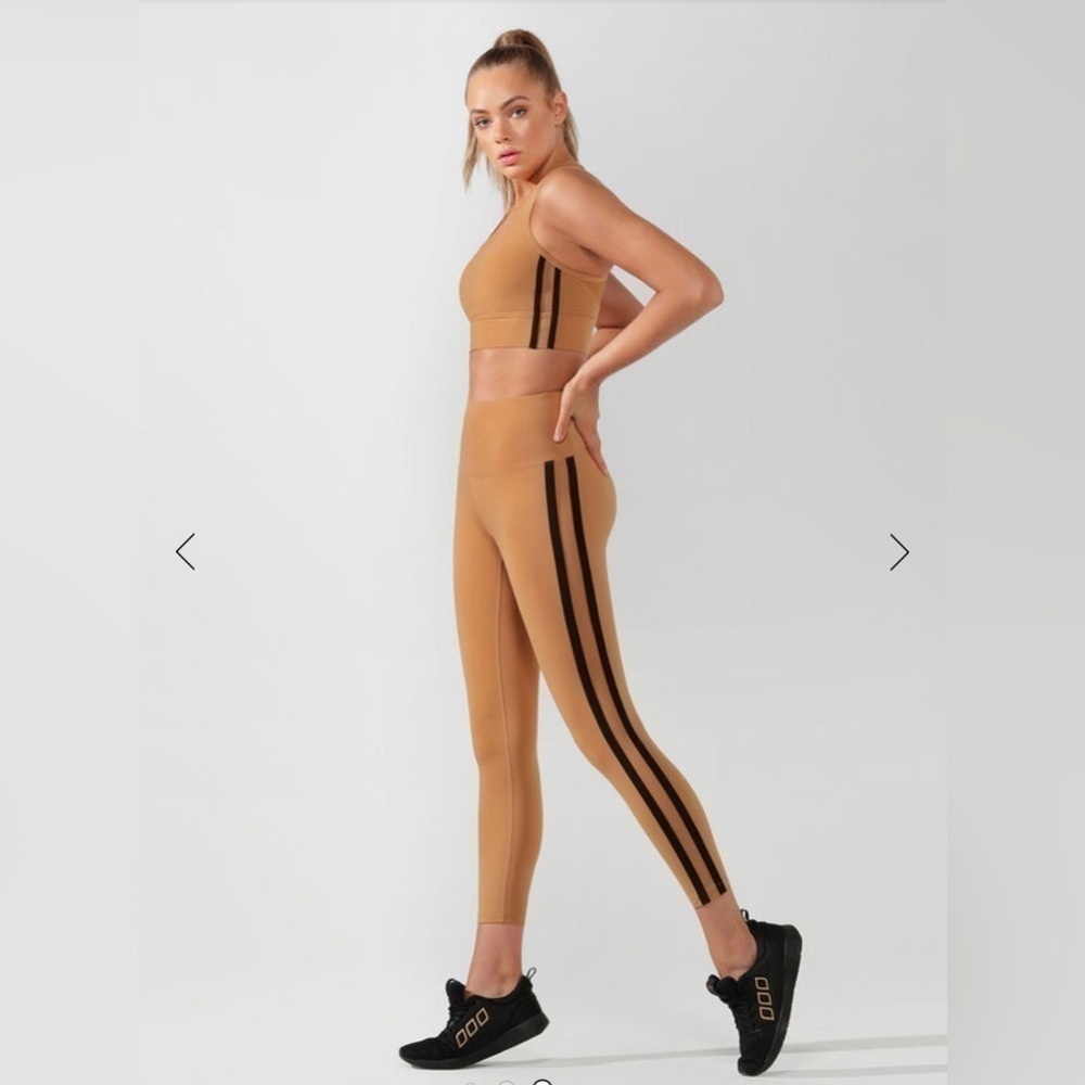 Lorna Jane Chai Arianna Core Ankle Biter
Tight NWT